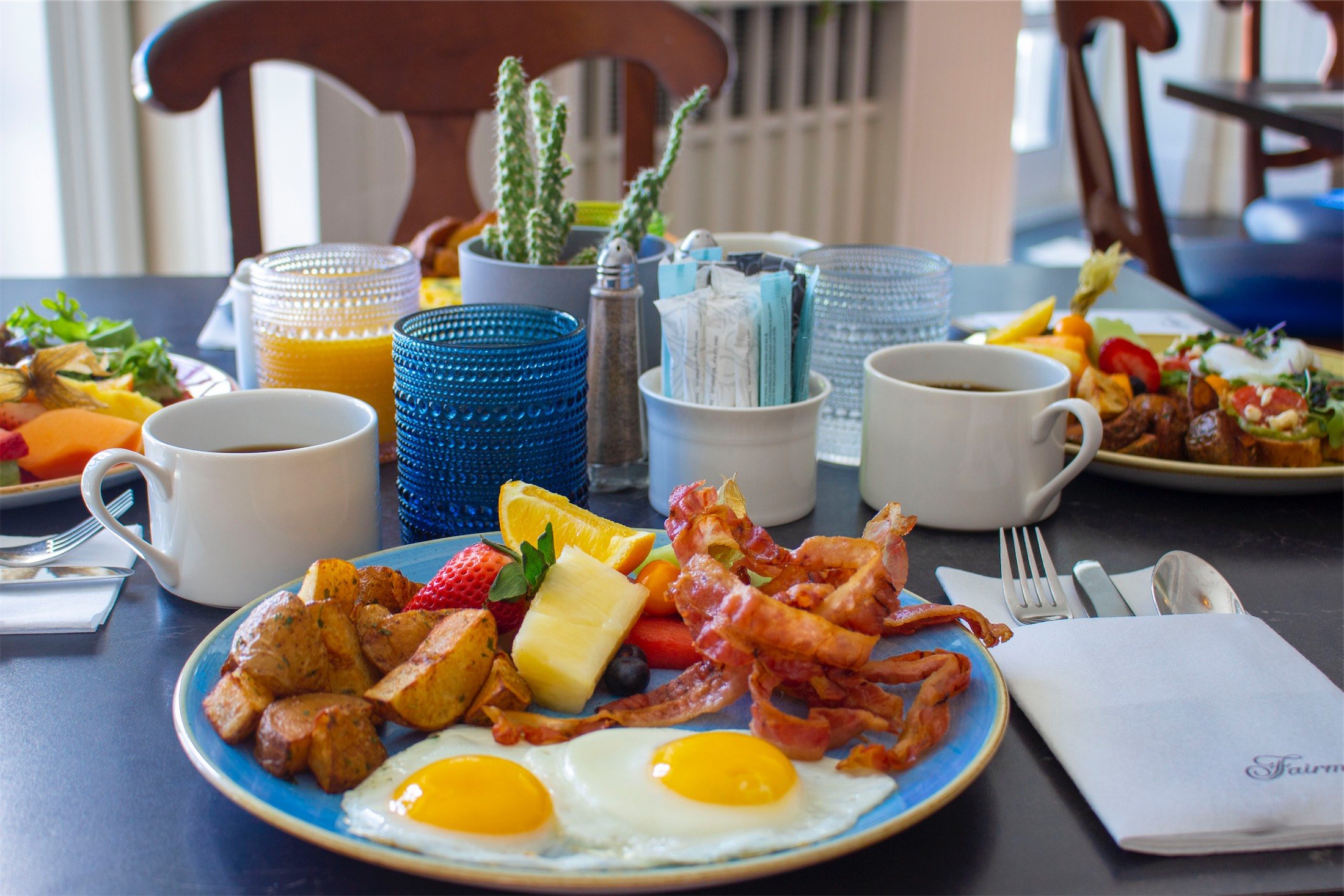 table scape of breakfast foods