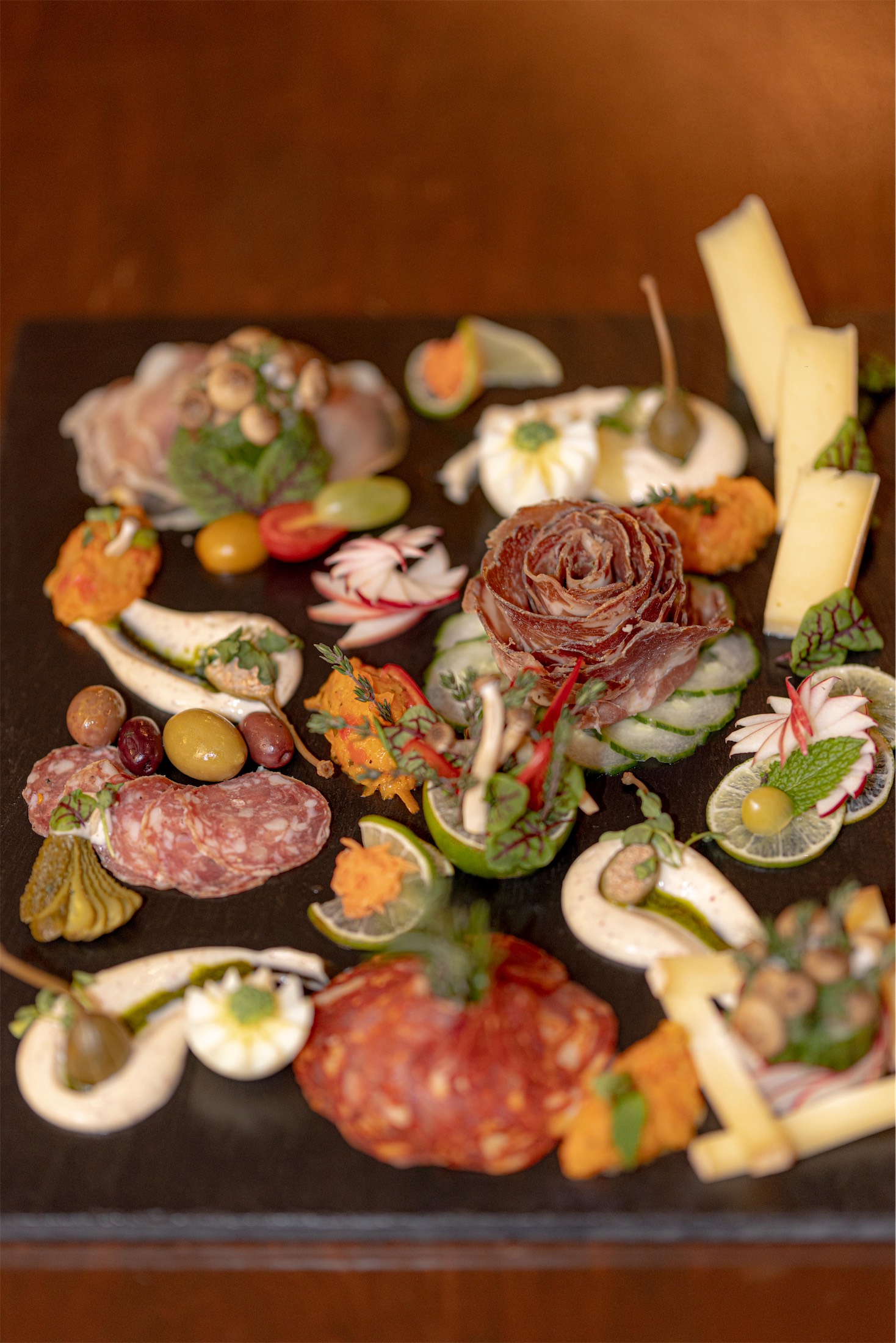 Carte de charcuterie avec fleur de viande