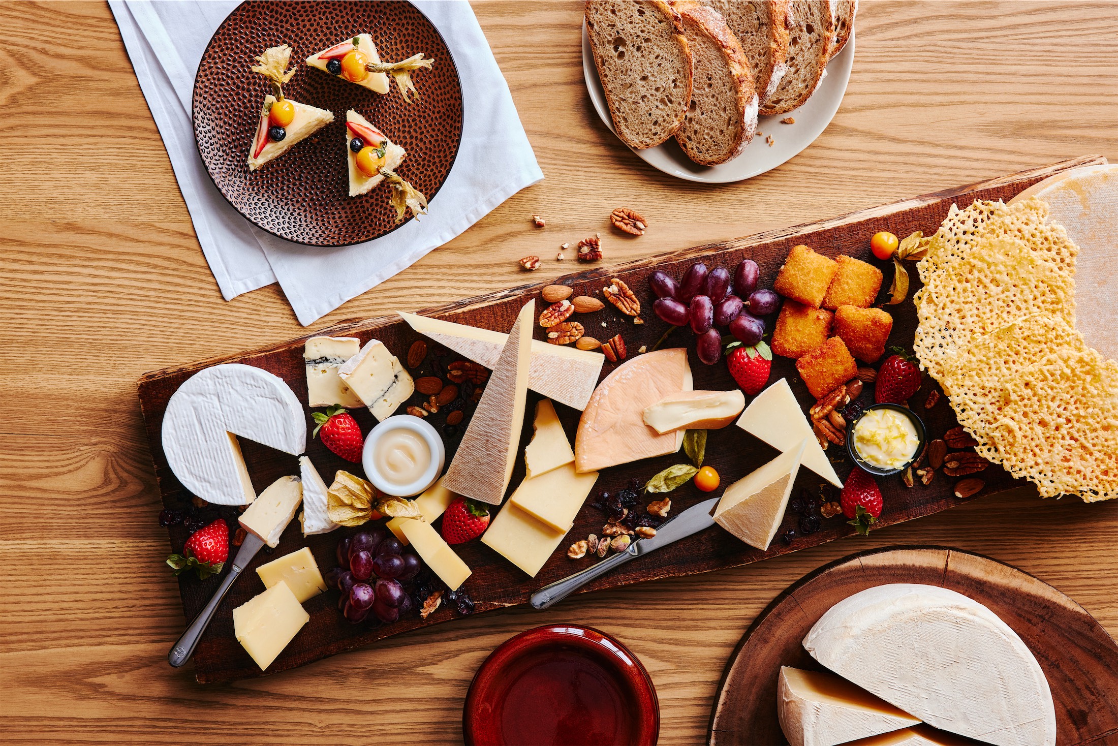 tablescape of cheeseboard