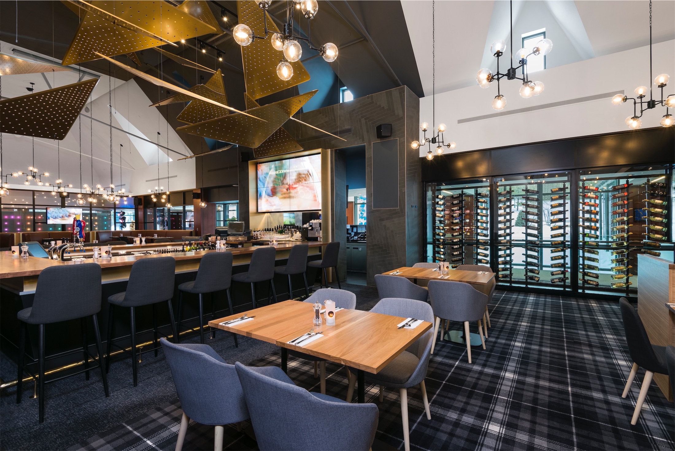 dining area at st huberts