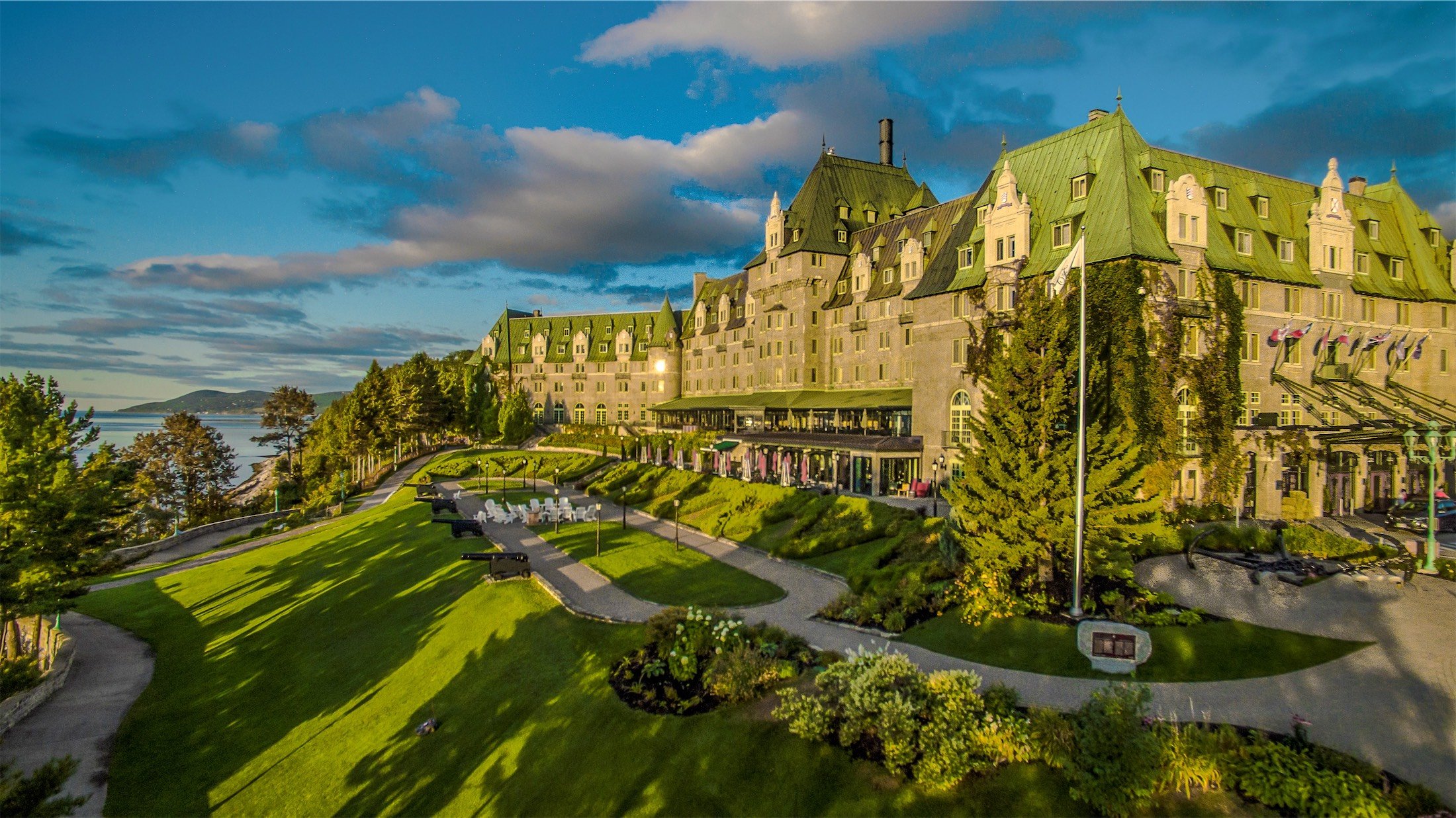 exterior shot of manoir richelieu